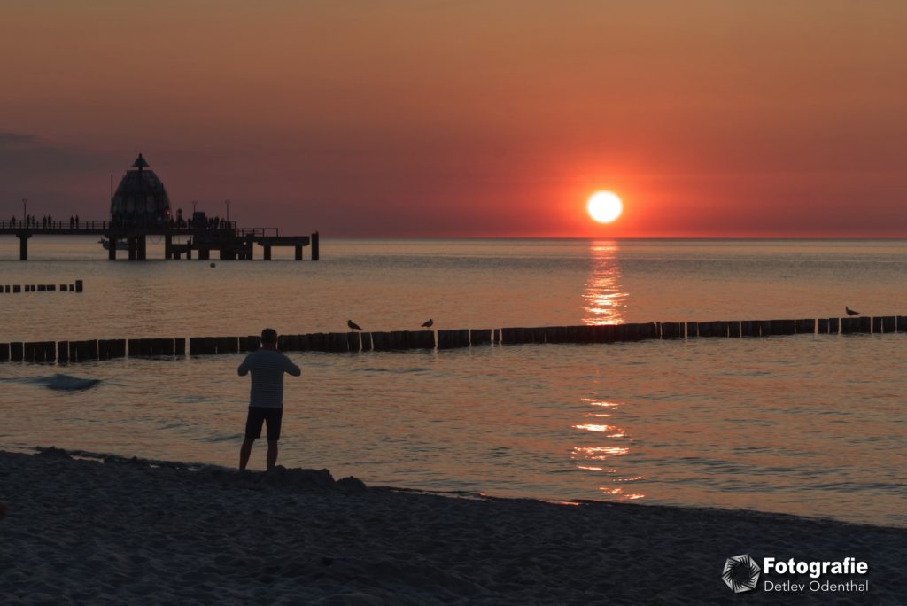 Sonnenuntergang an der Seebrücke in Zingst